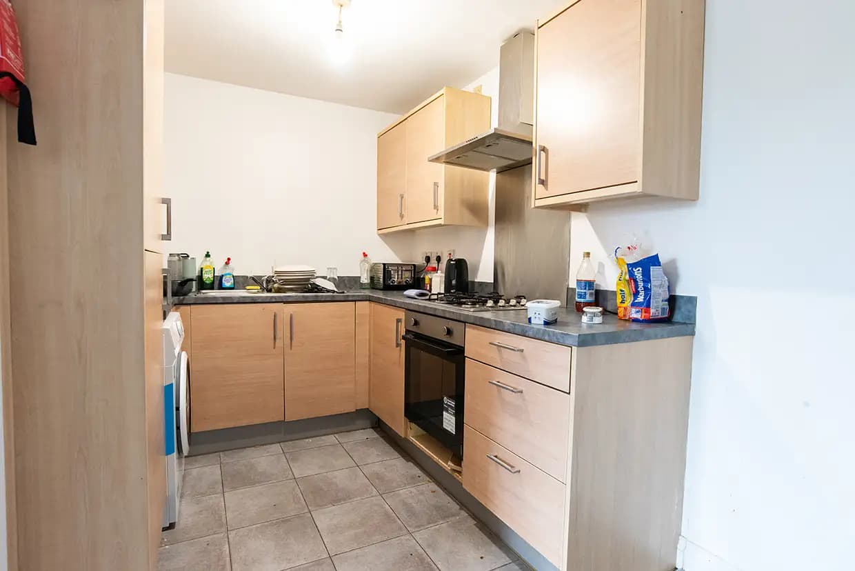 property photo 5 of 19