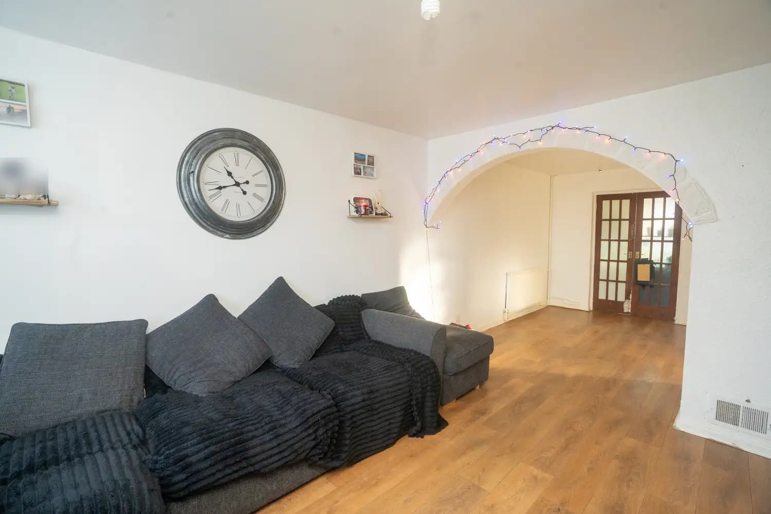 property photo 4 of 27