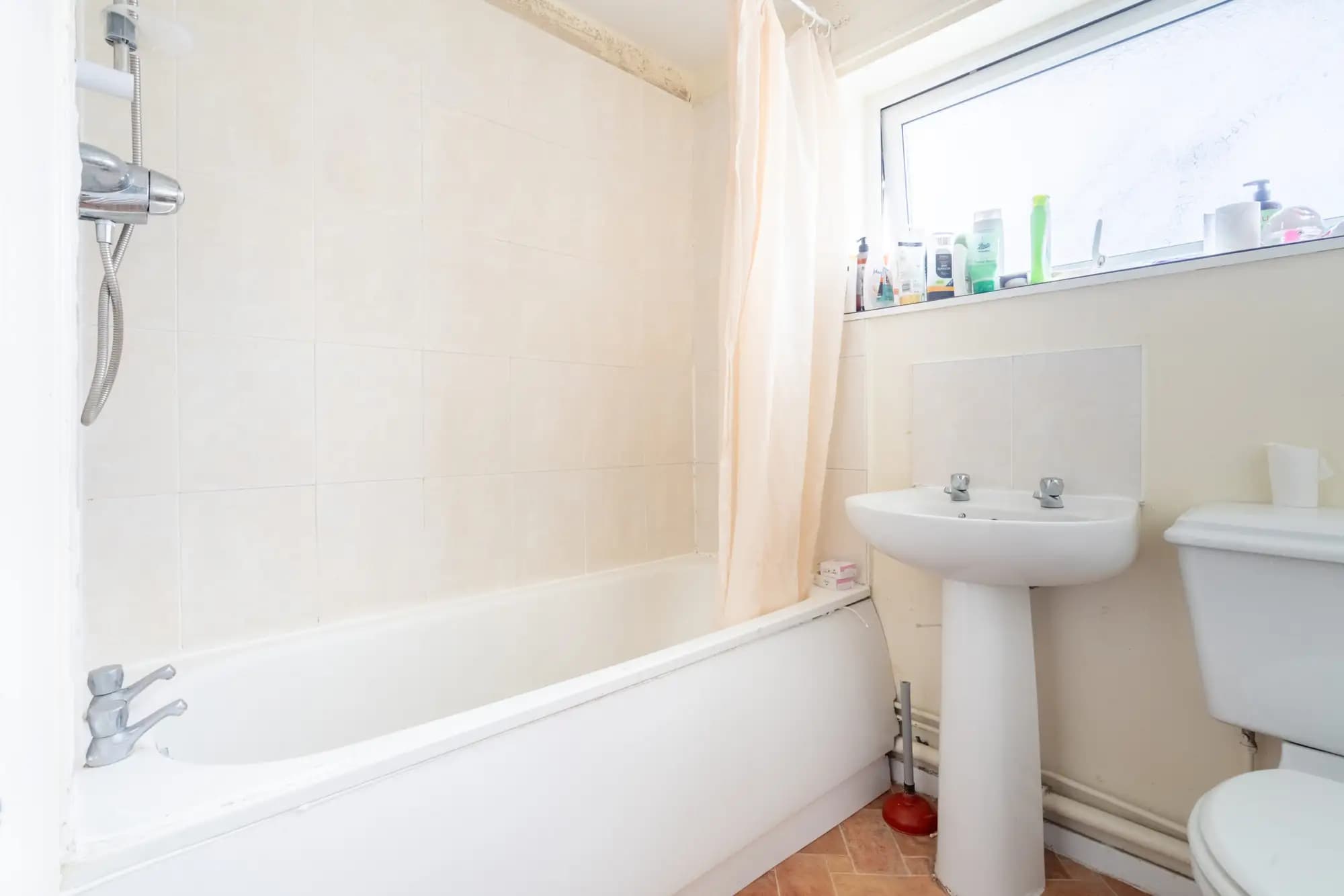 property photo 8 of 21
