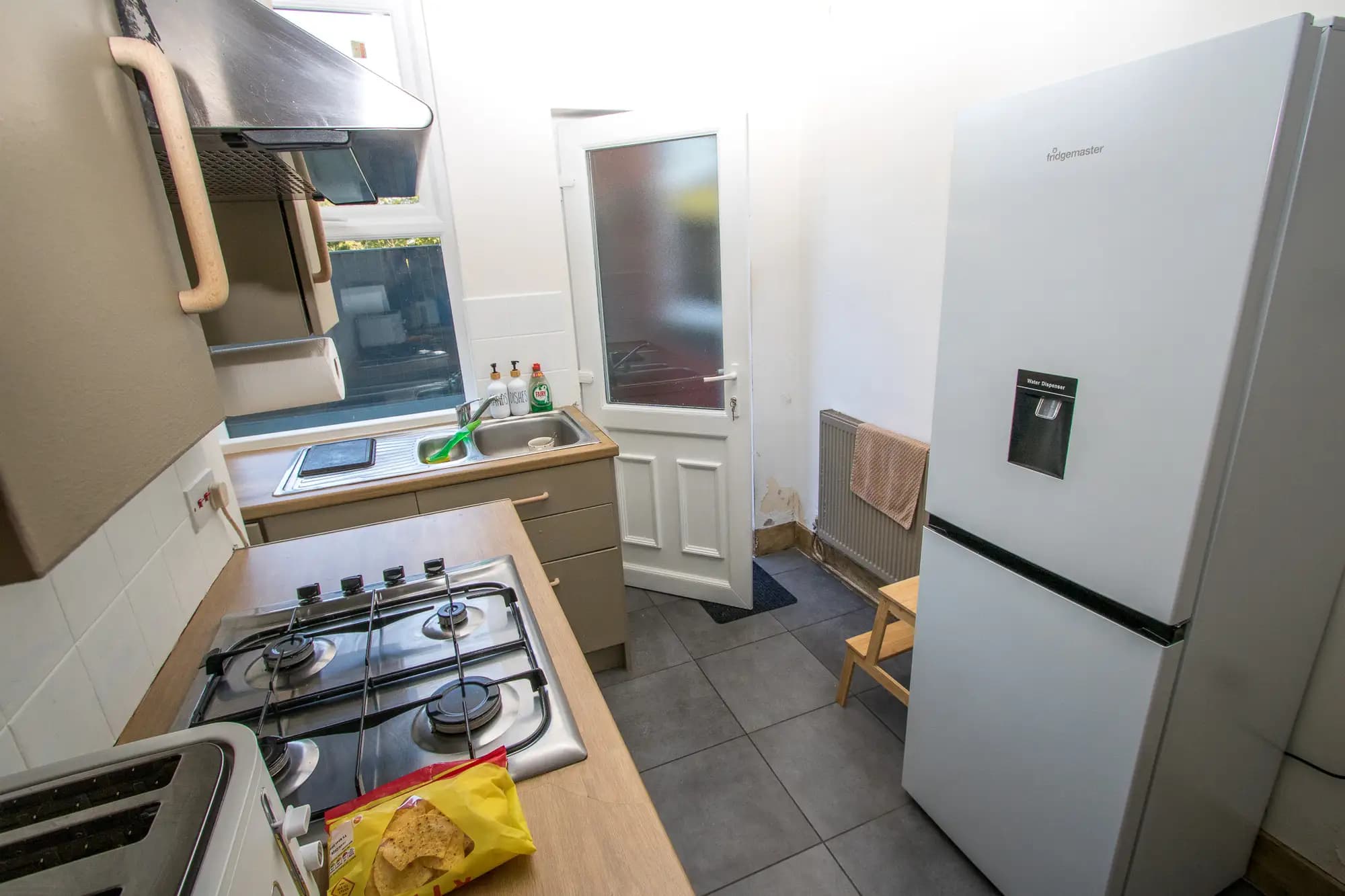 property photo 6 of 18