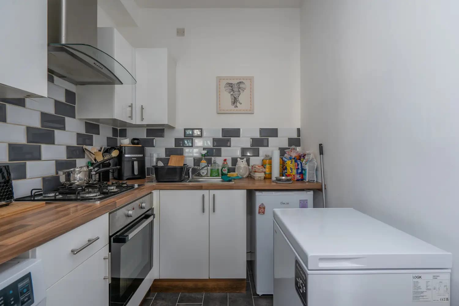 property photo 6 of 16