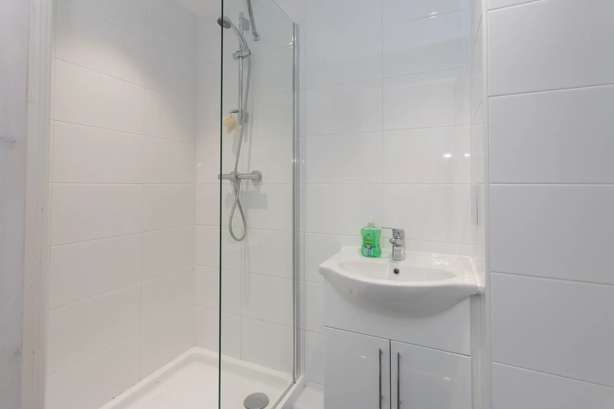 property photo 6 of 10