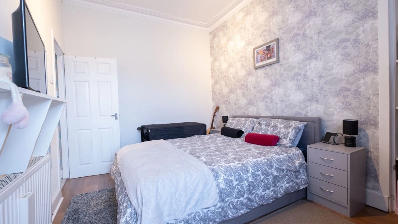 property photo 13 of 22