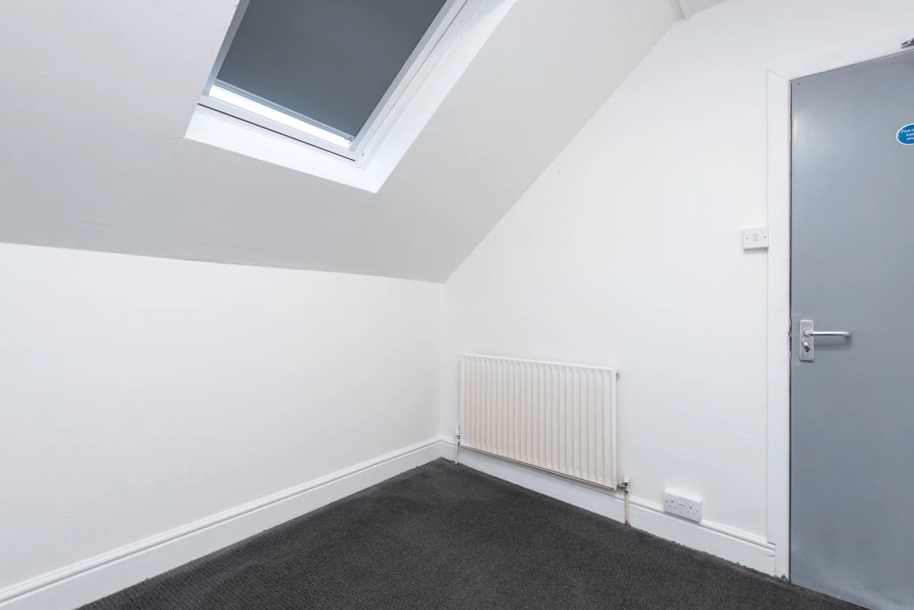 property photo 20 of 40