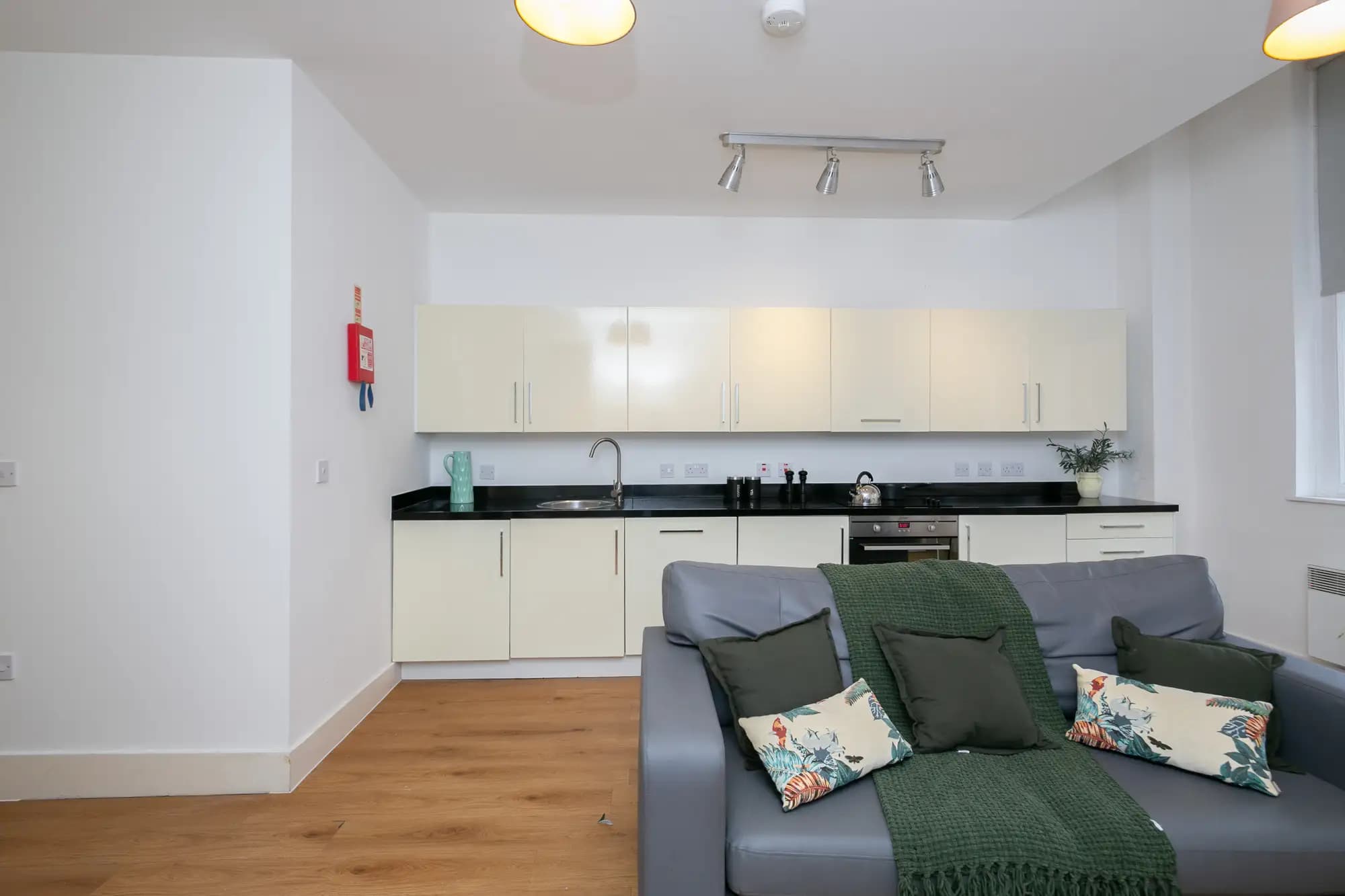 property photo 8 of 29