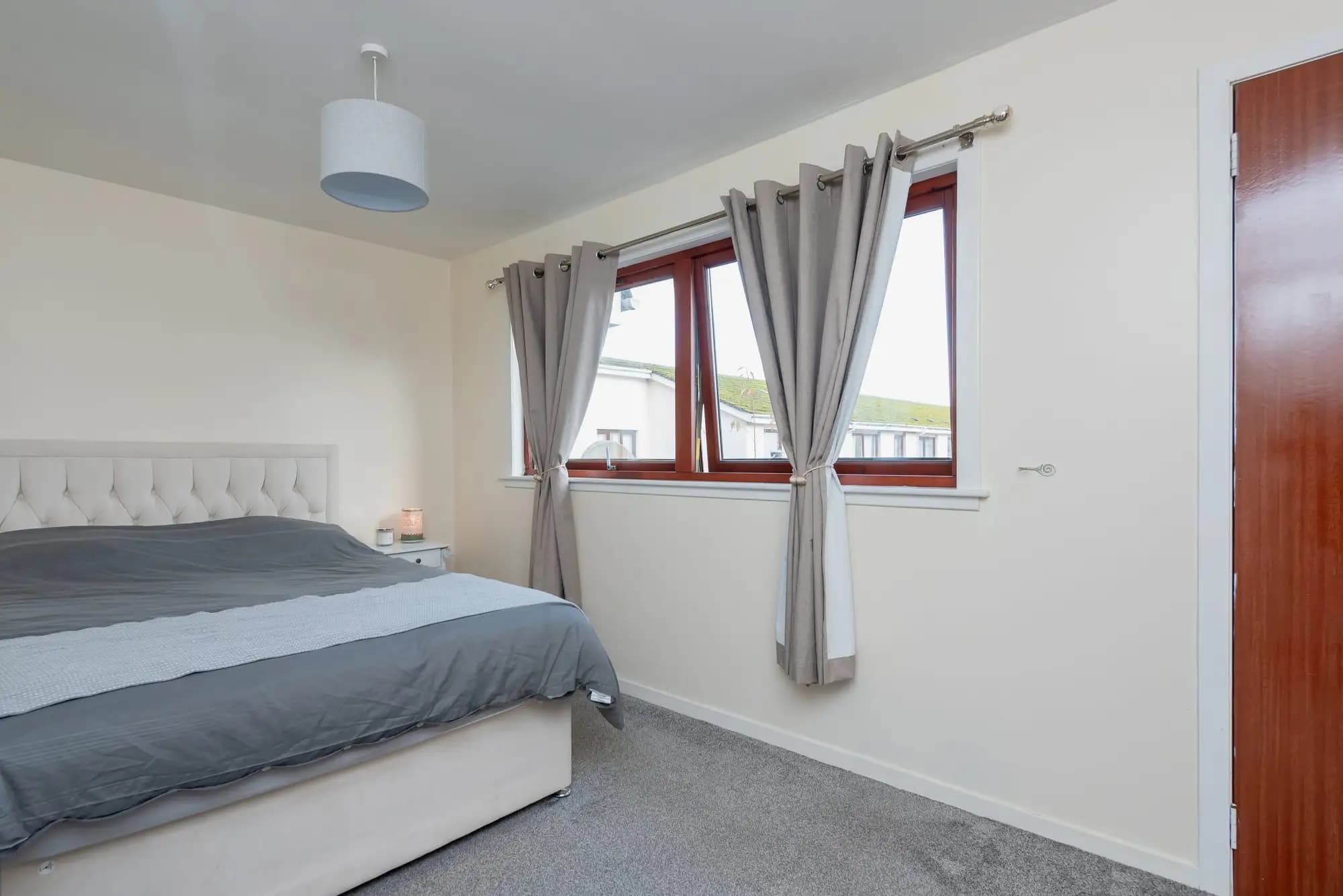 property photo 17 of 33