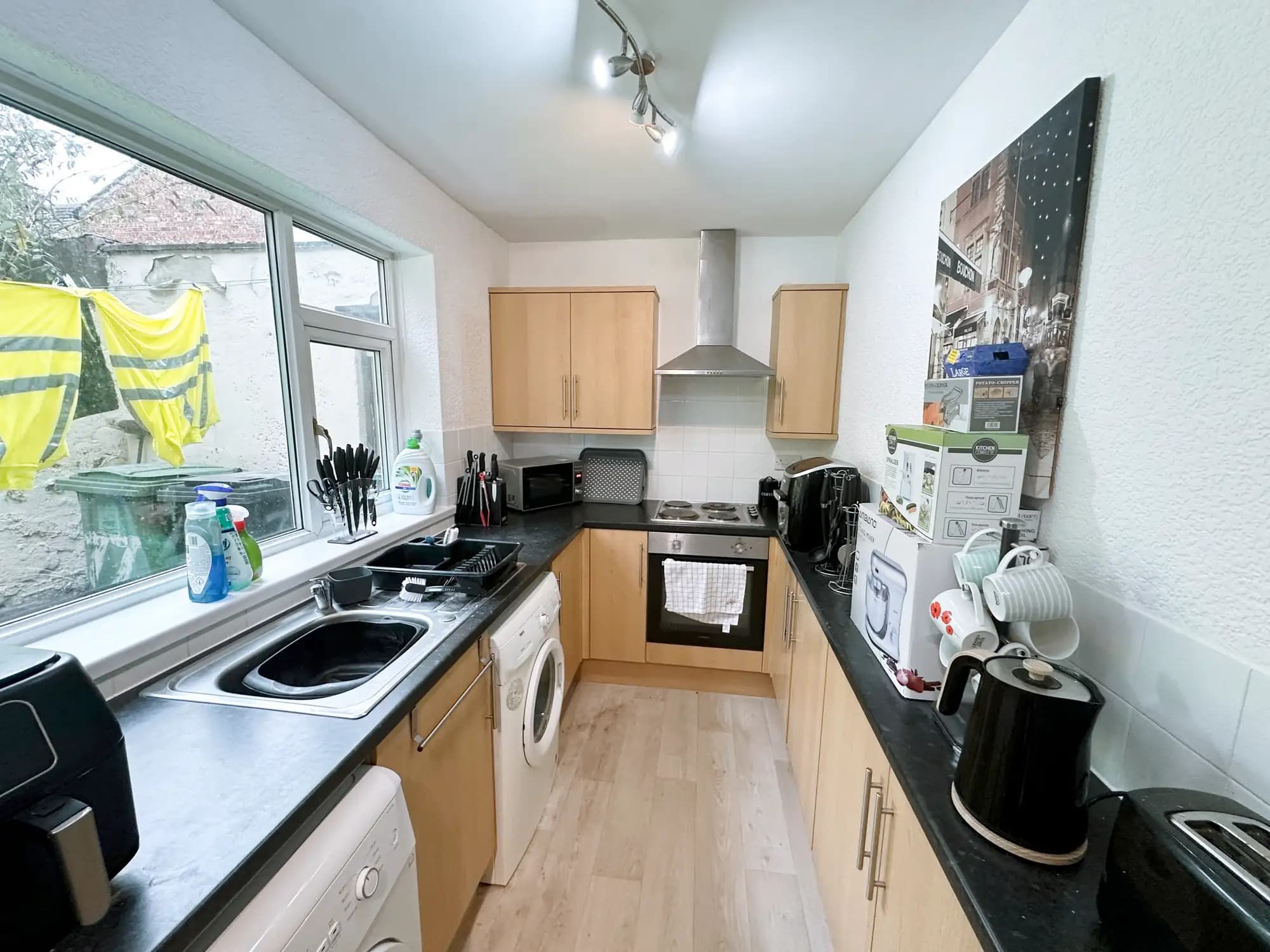 property photo 6 of 25