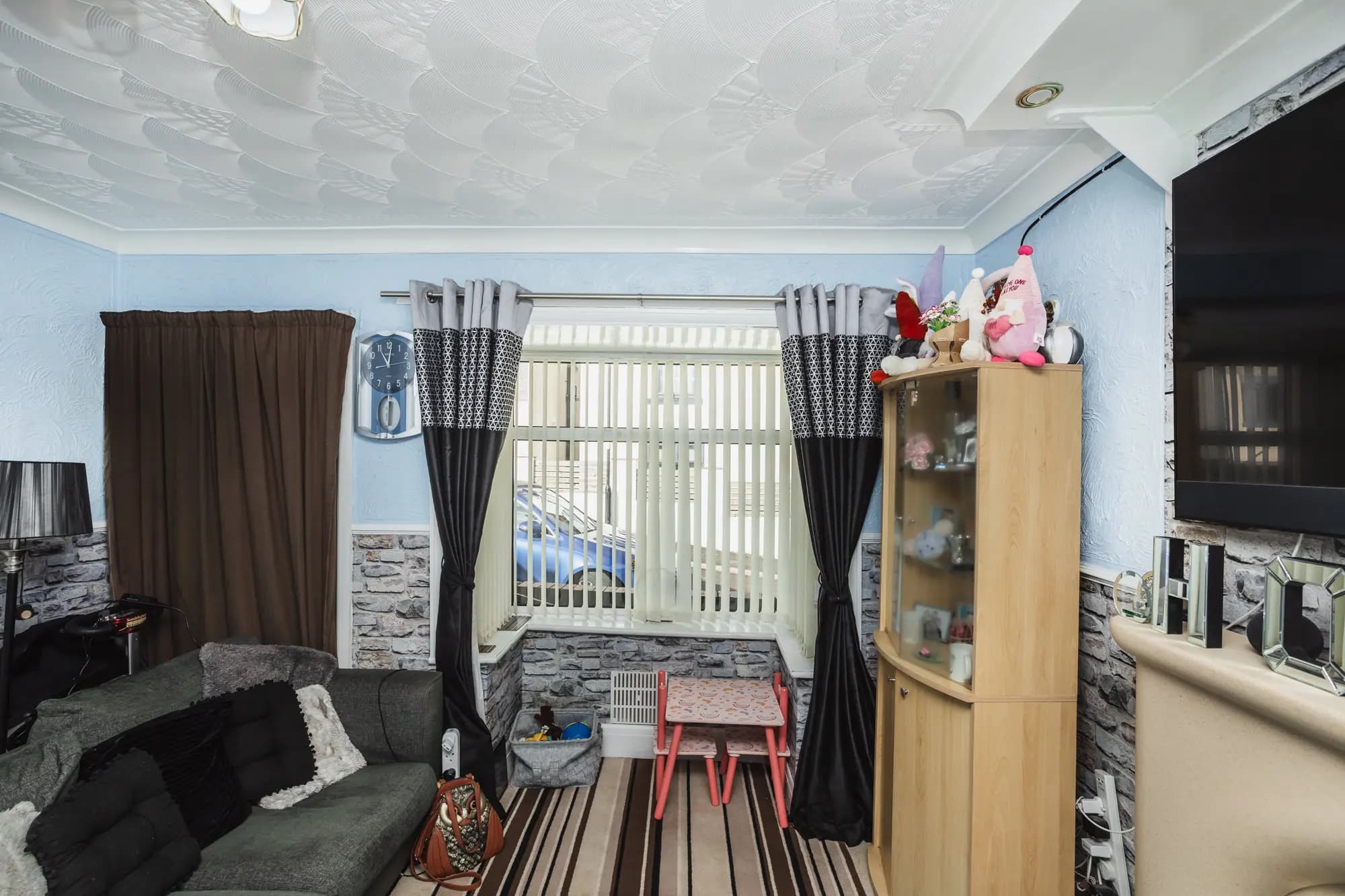 property photo 5 of 26