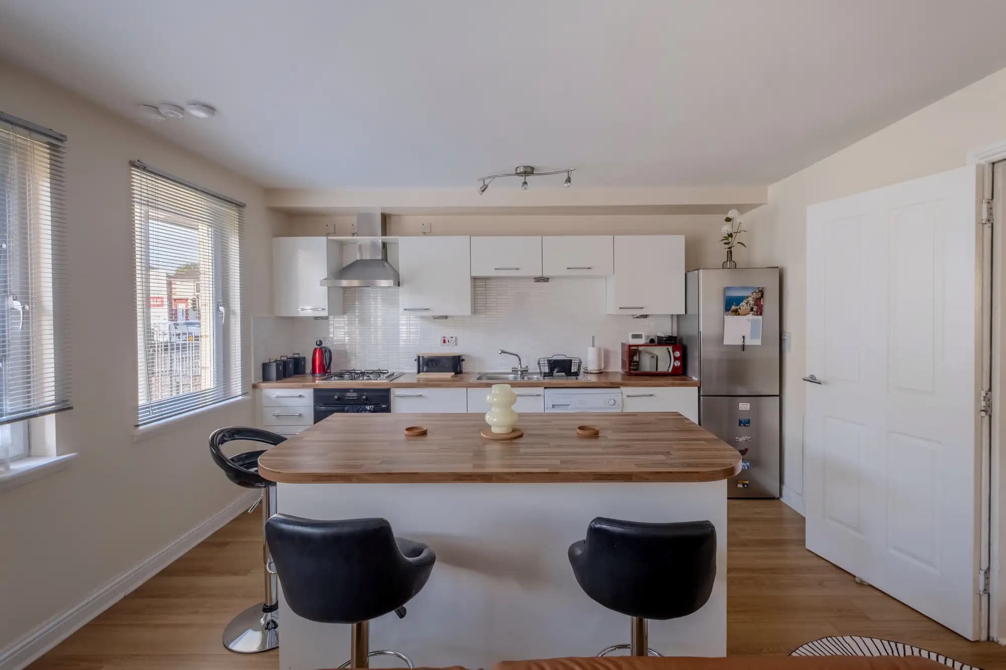 property photo 10 of 28