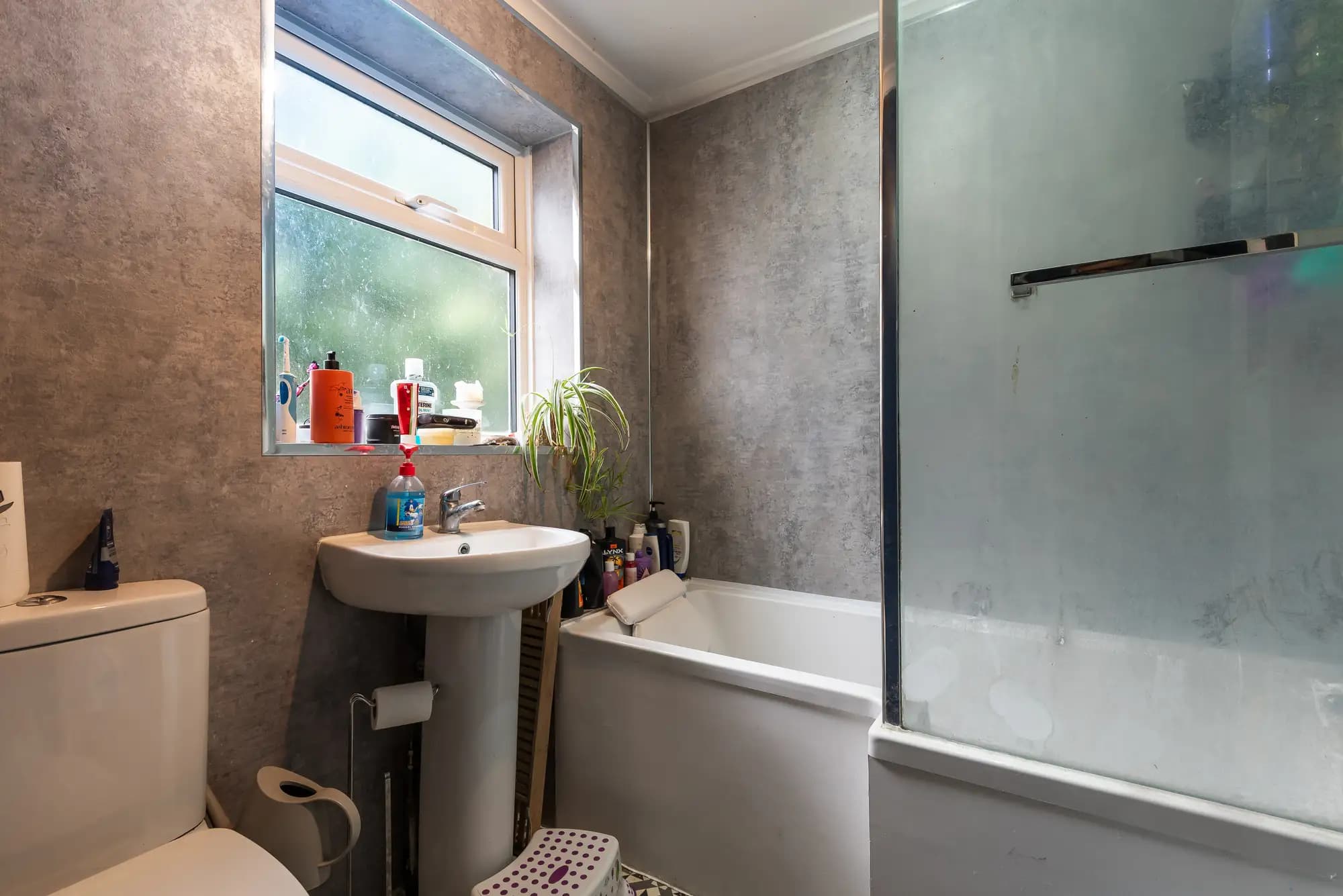 property photo 11 of 26