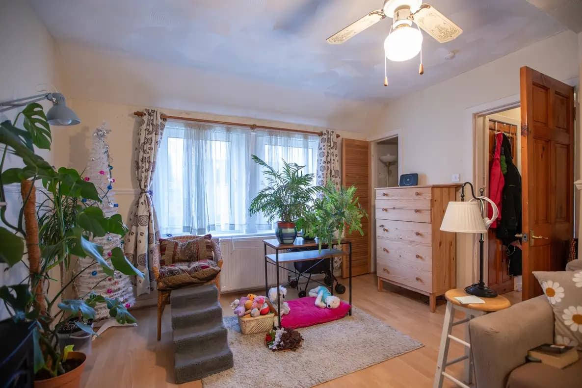 property photo 6 of 26