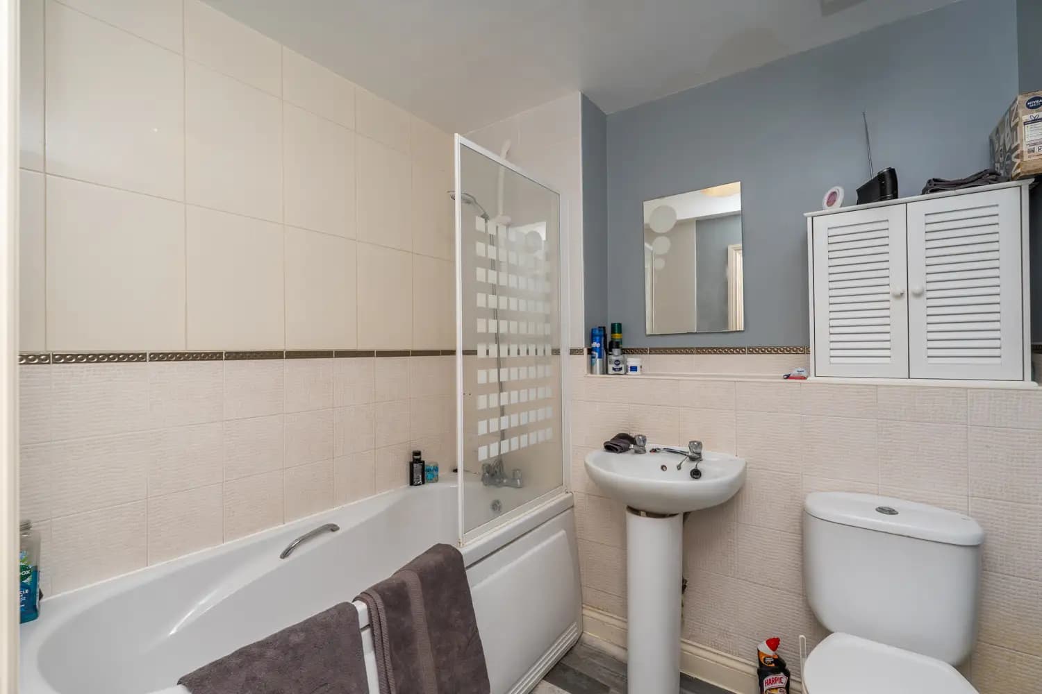 property photo 11 of 32