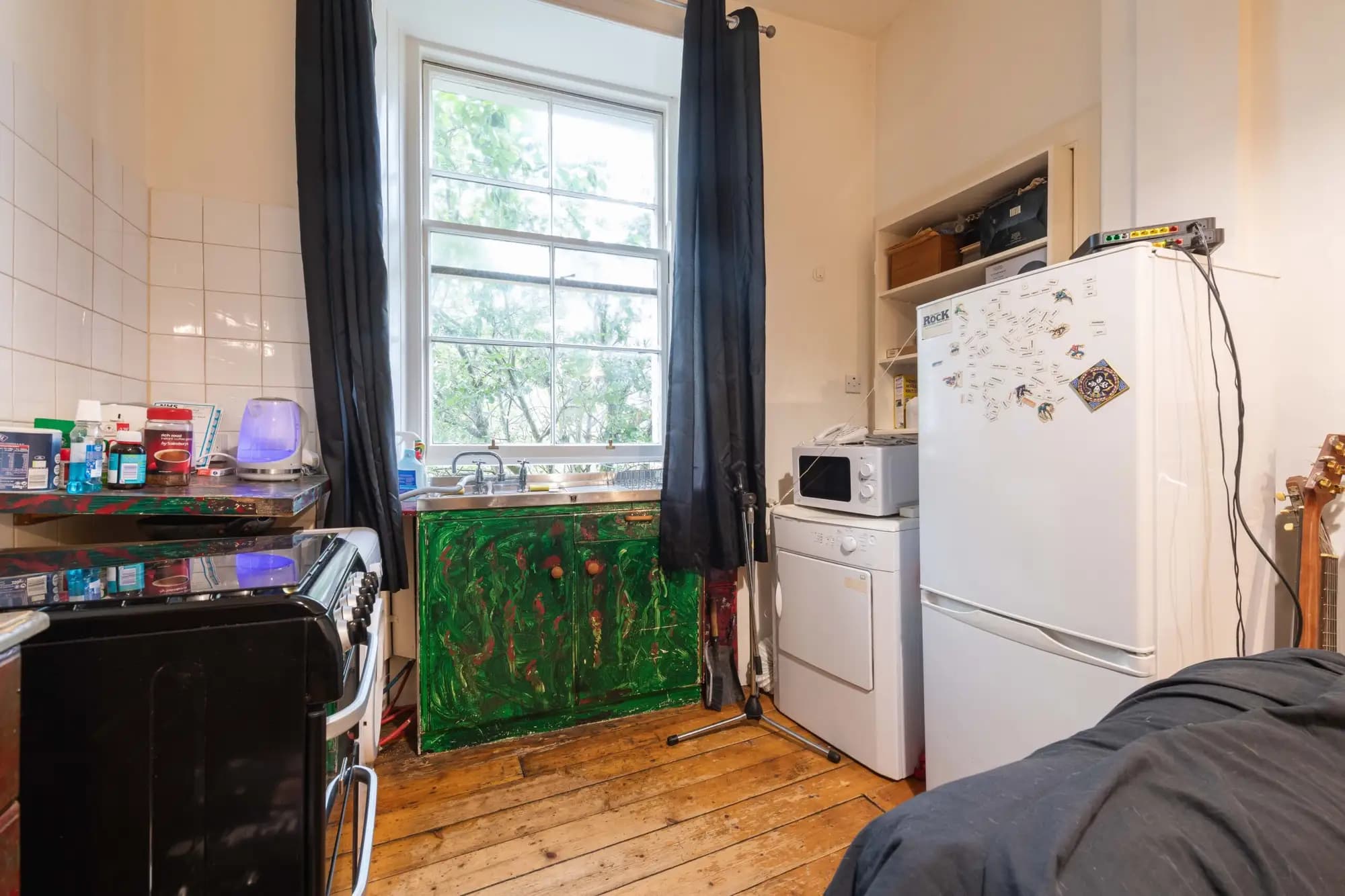 property photo 6 of 12