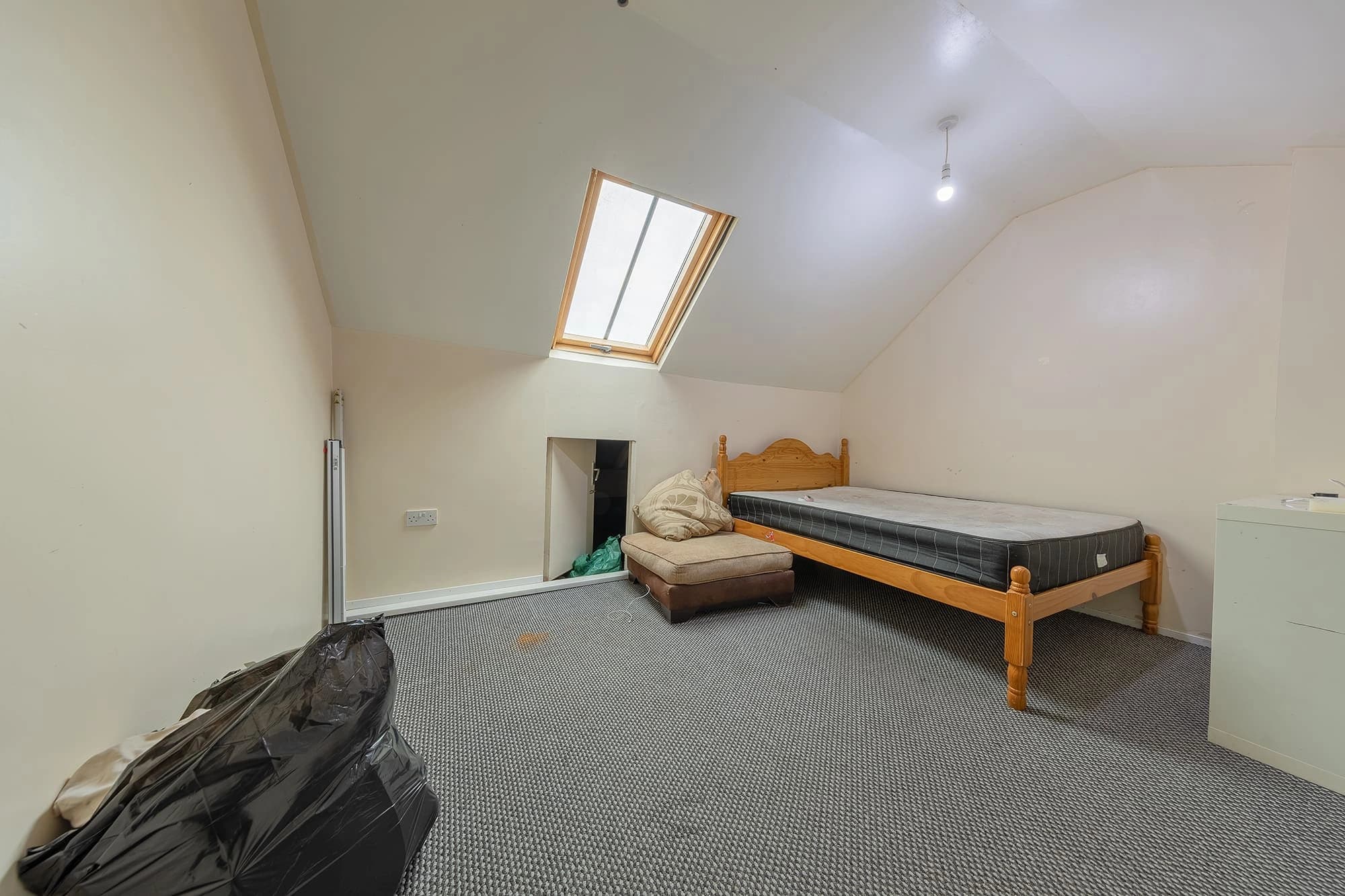 property photo 10 of 18