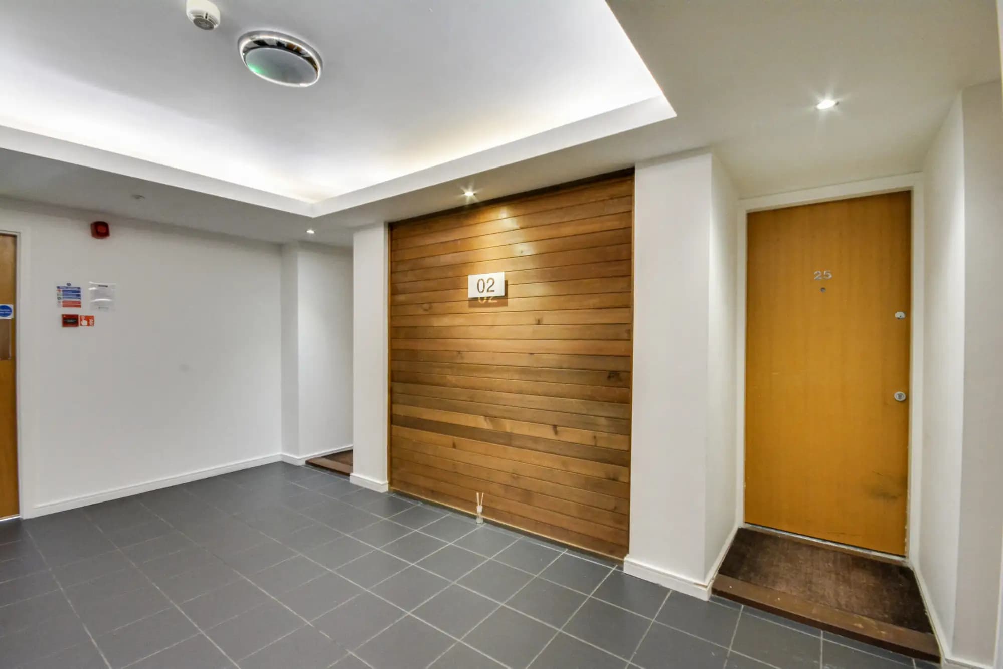 property photo 9 of 28