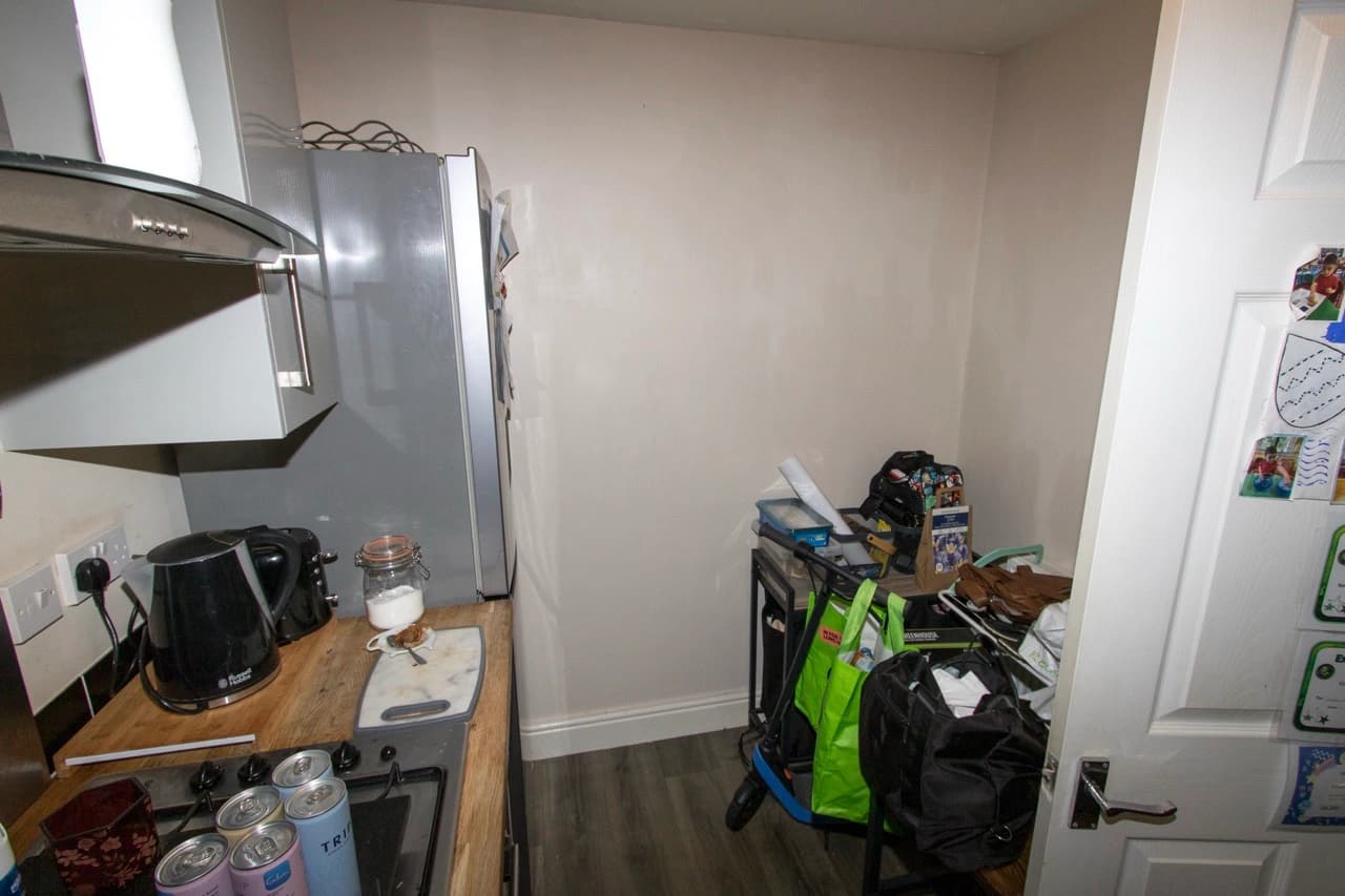 property photo 7 of 24