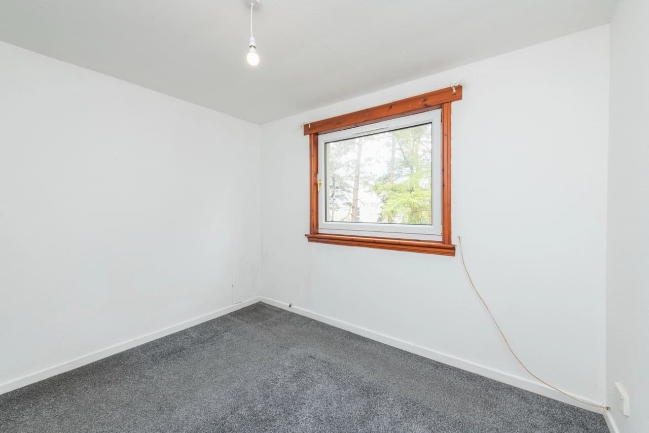 property photo 13 of 18