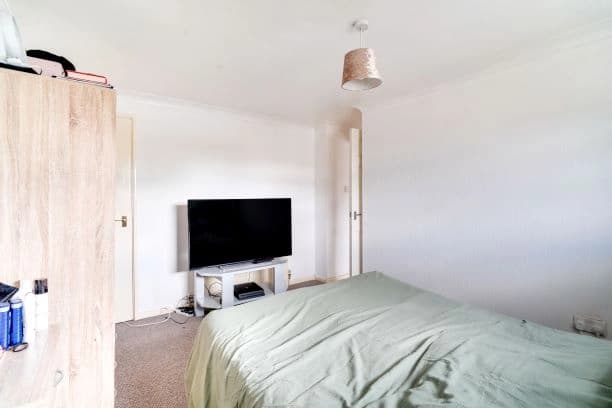 property photo 11 of 16