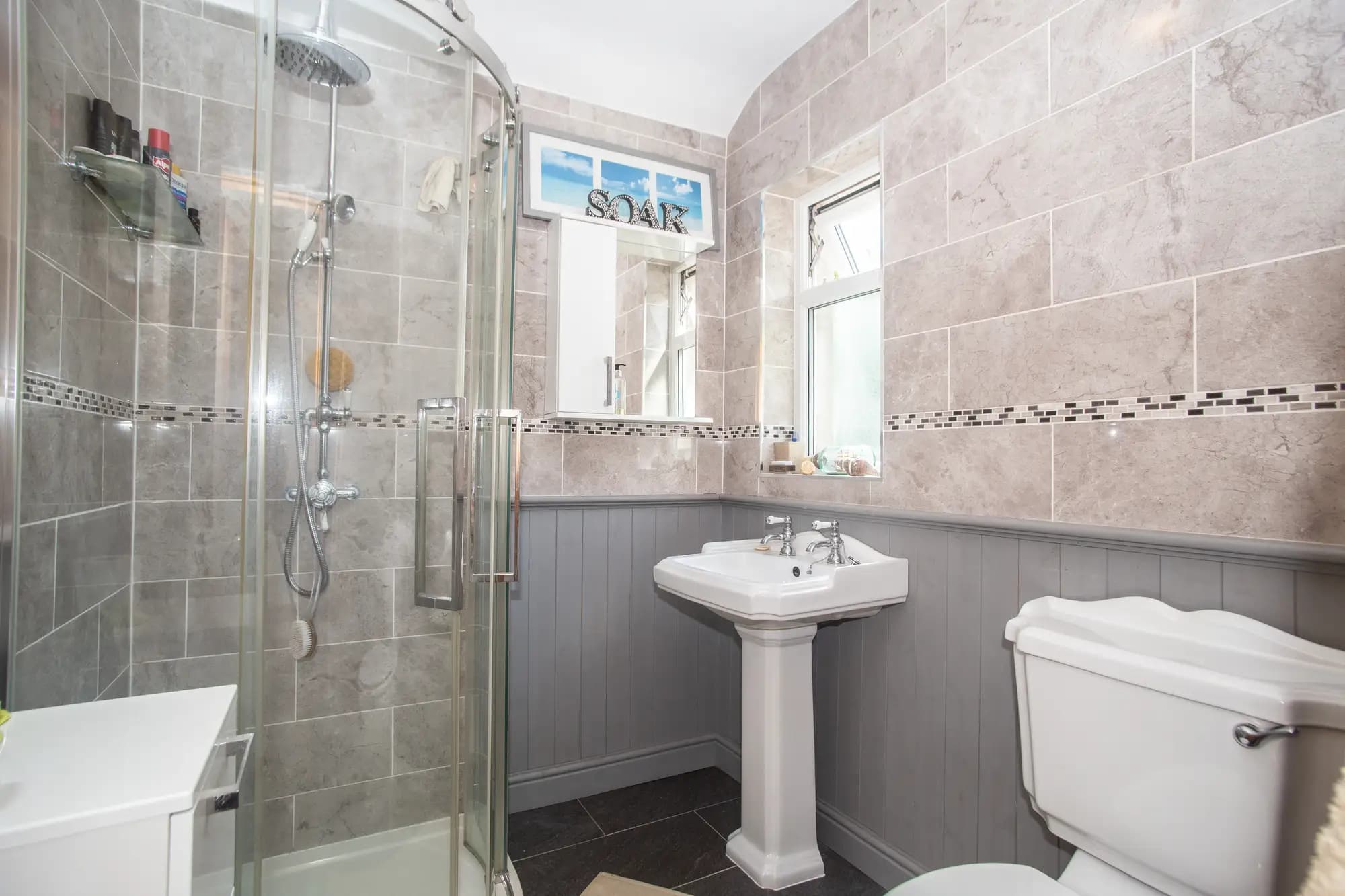 property photo 8 of 15