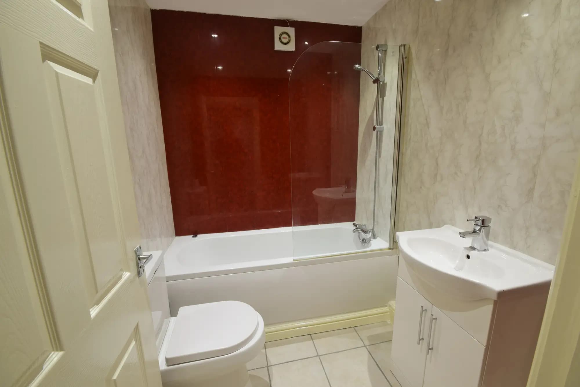 property photo 7 of 21