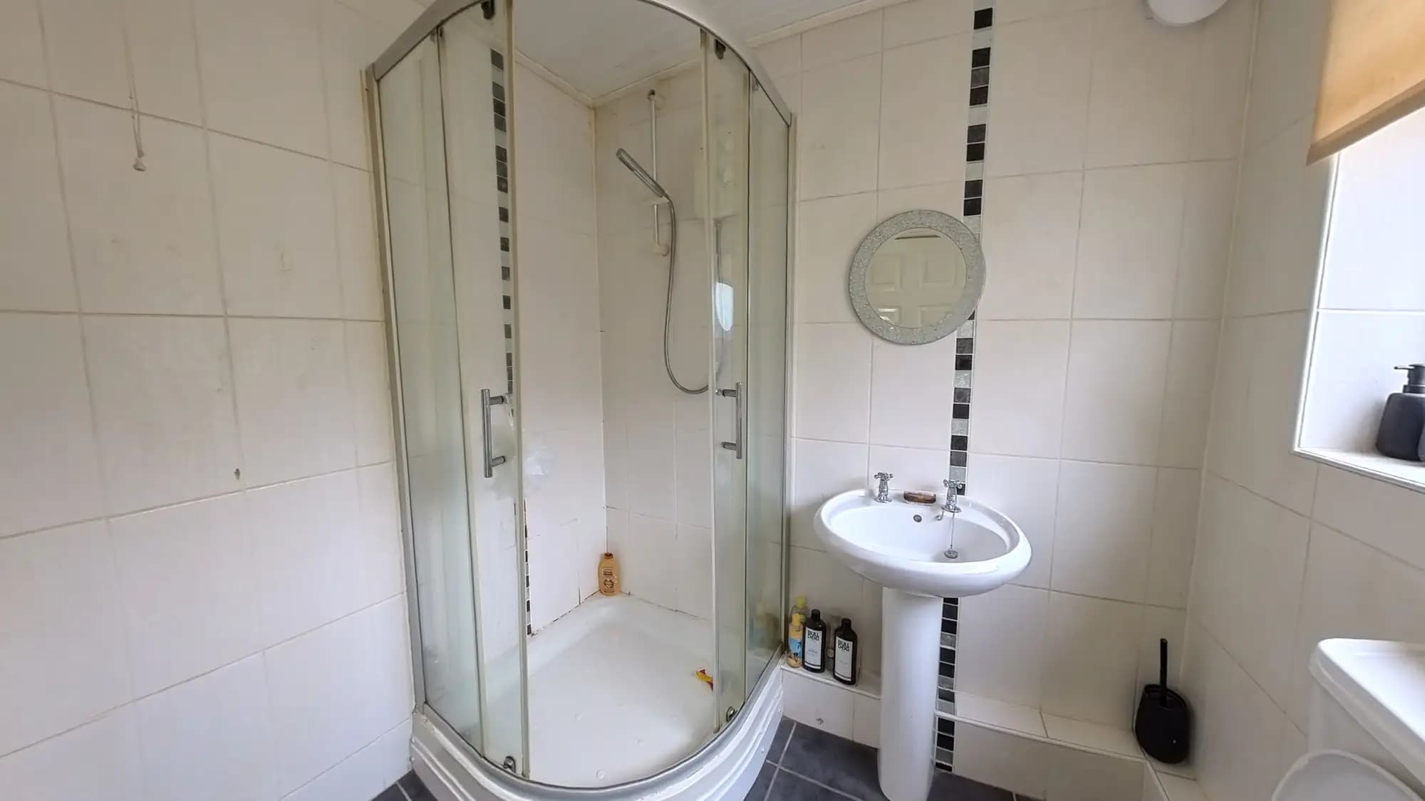 property photo 9 of 20