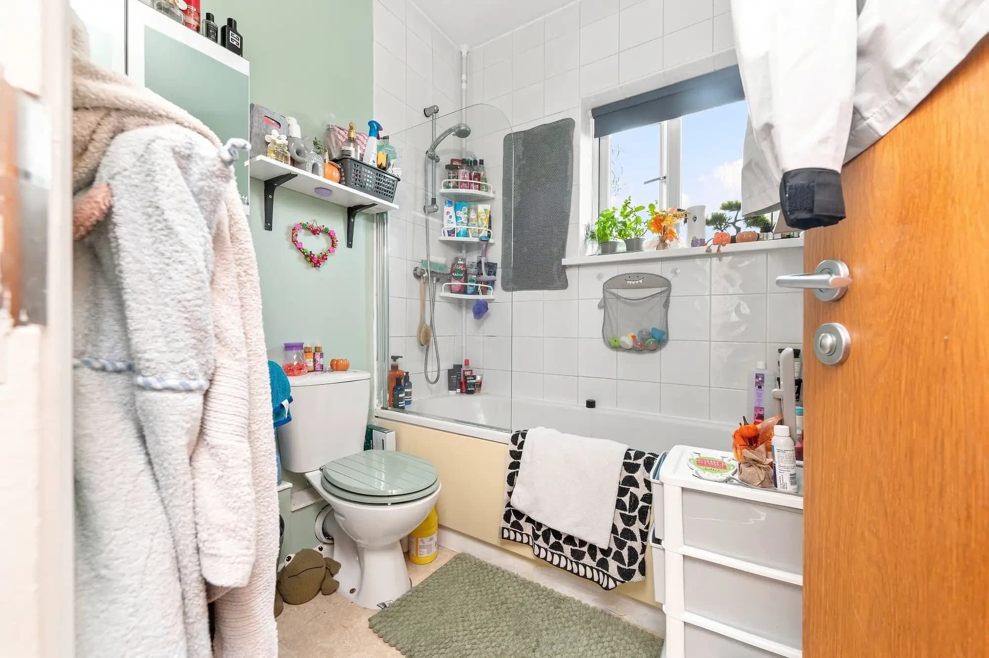 property photo 8 of 14