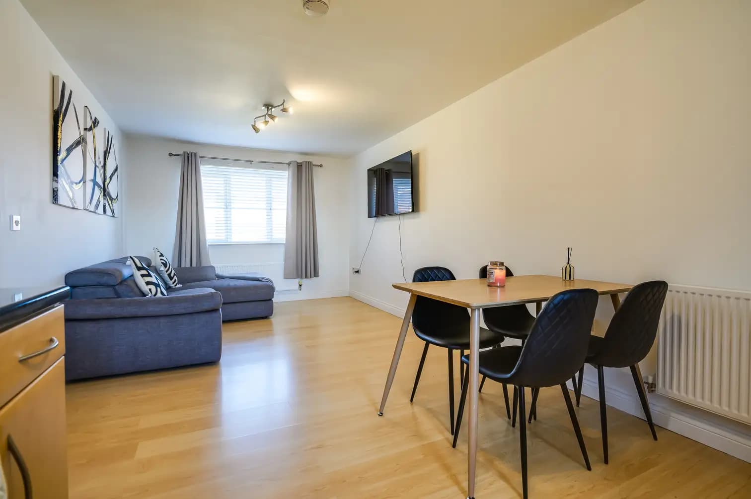 property photo 4 of 20