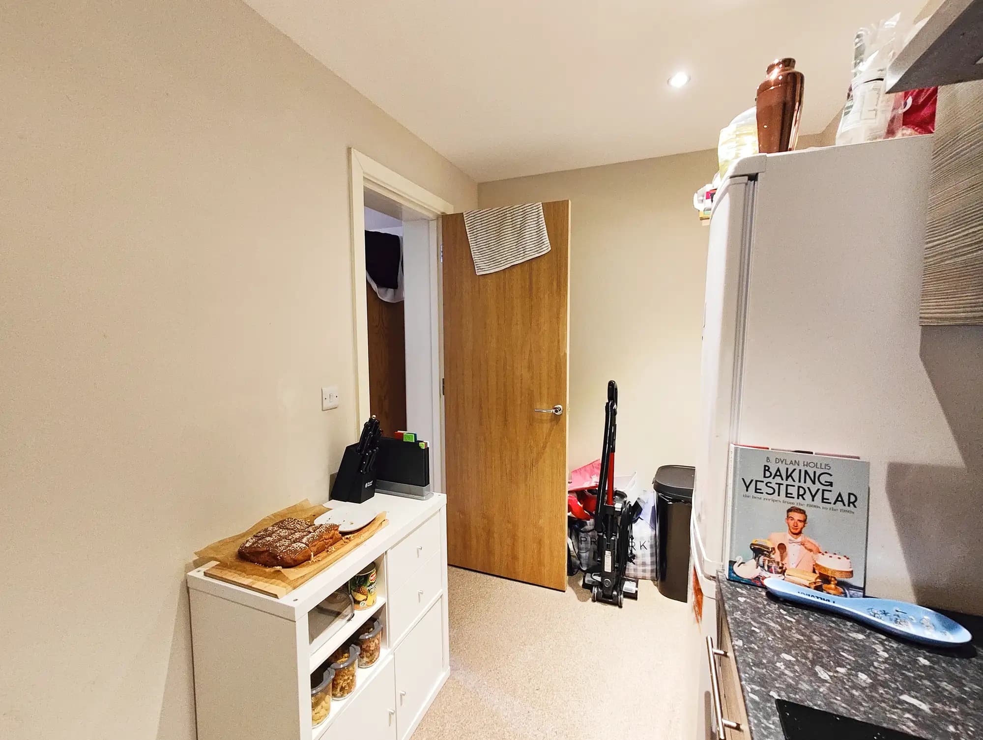 property photo 5 of 16