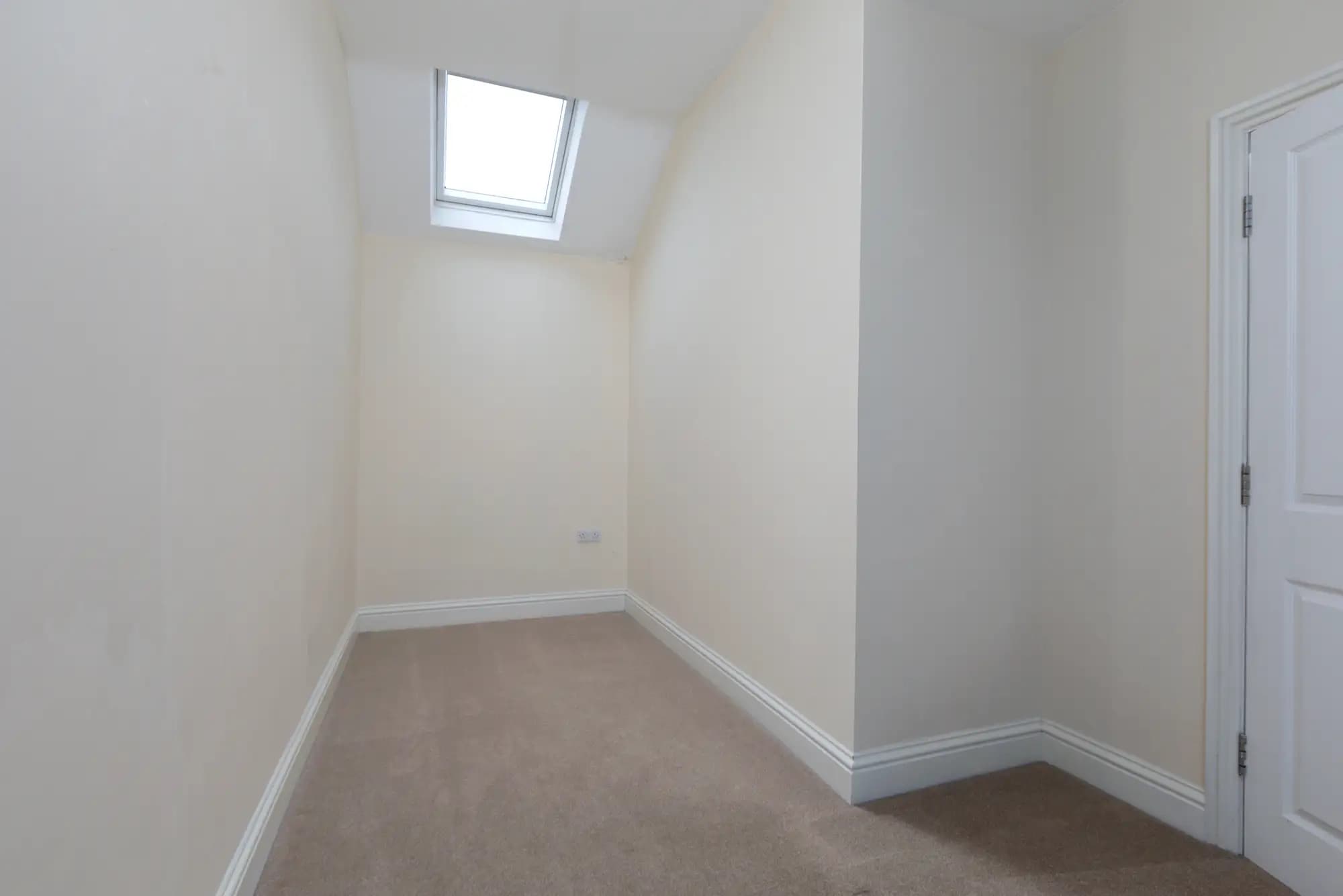 property photo 9 of 20