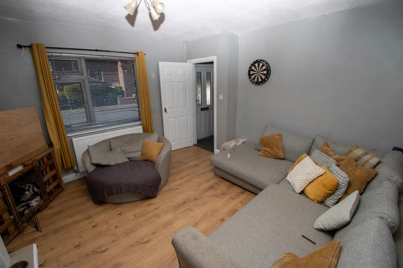 property photo 4 of 19