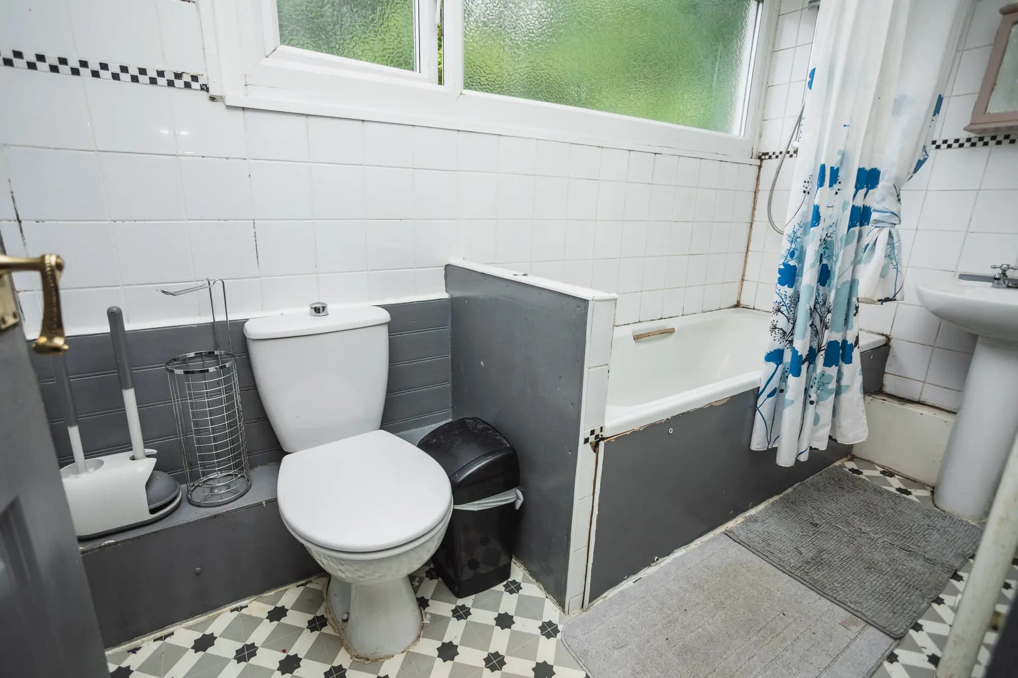 property photo 8 of 30