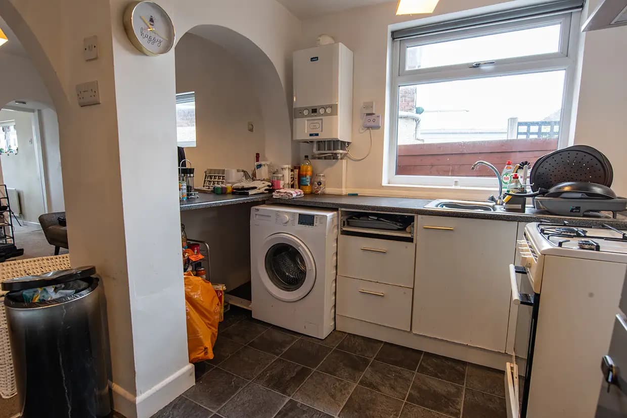 property photo 5 of 25