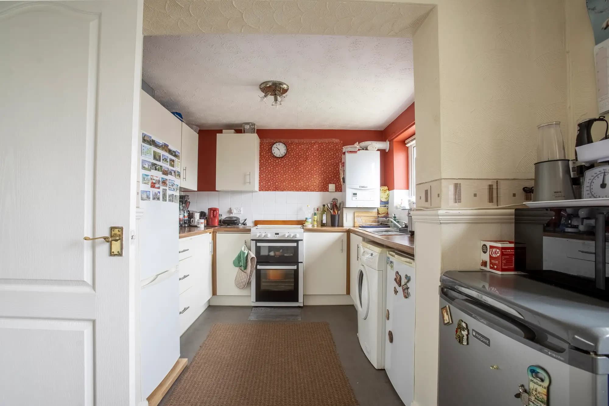 property photo 4 of 12
