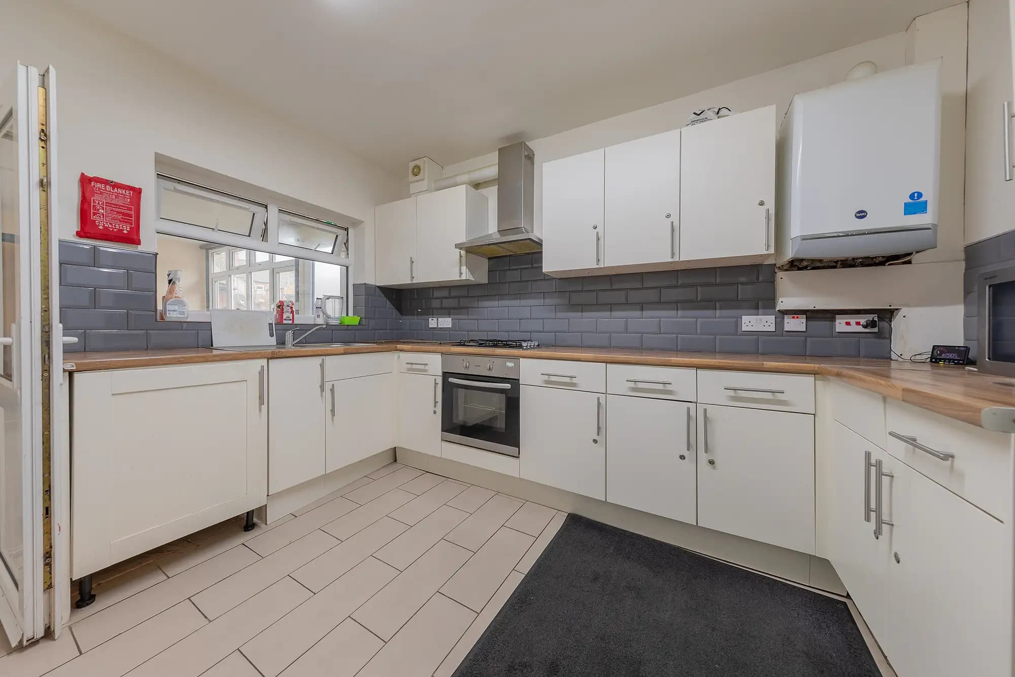 property photo 5 of 38