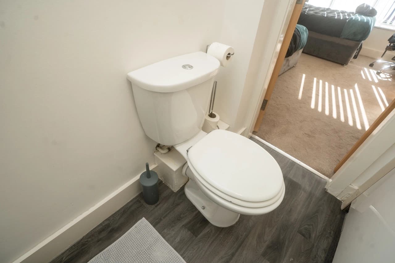 property photo 9 of 24