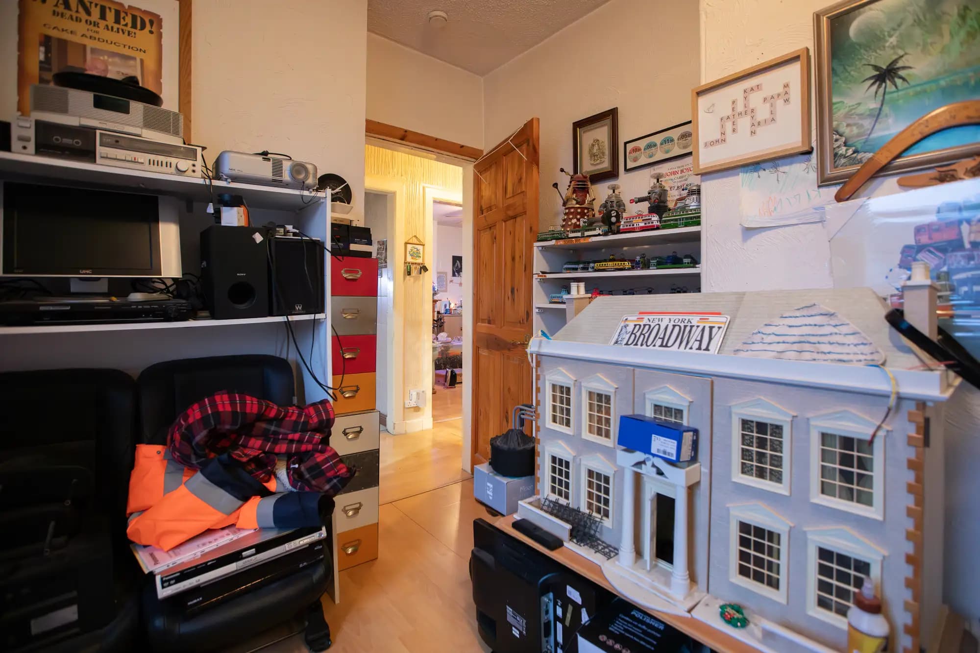 property photo 18 of 27