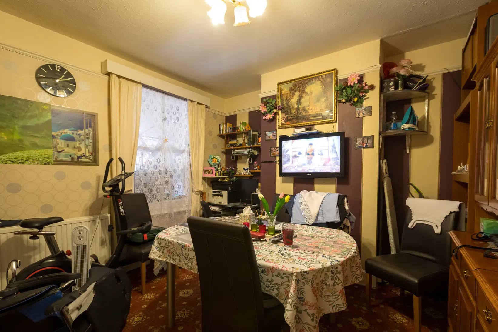 property photo 5 of 11