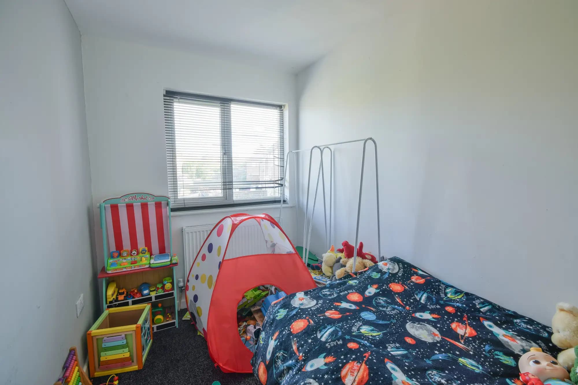 property photo 11 of 19