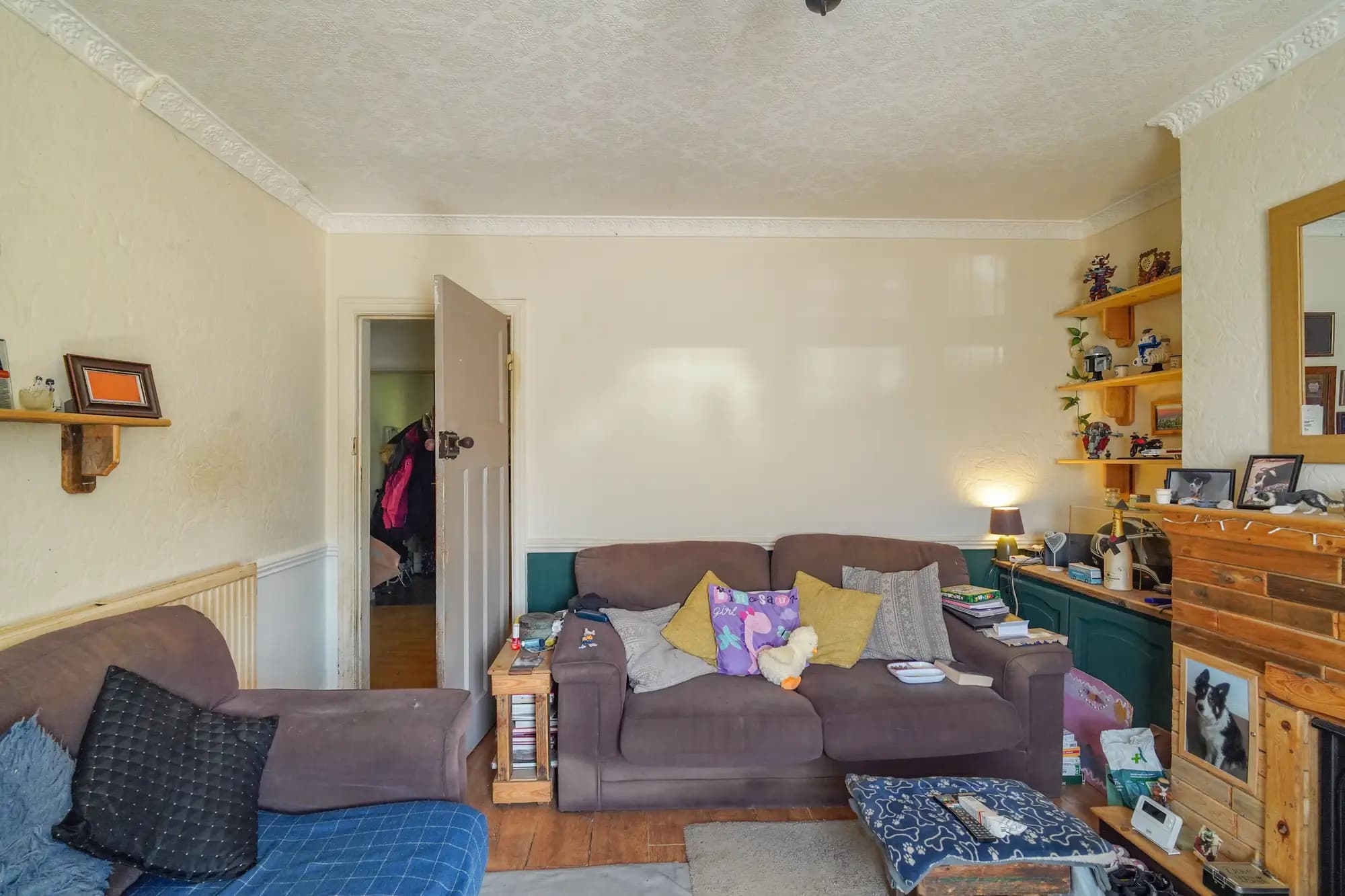 property photo 4 of 18