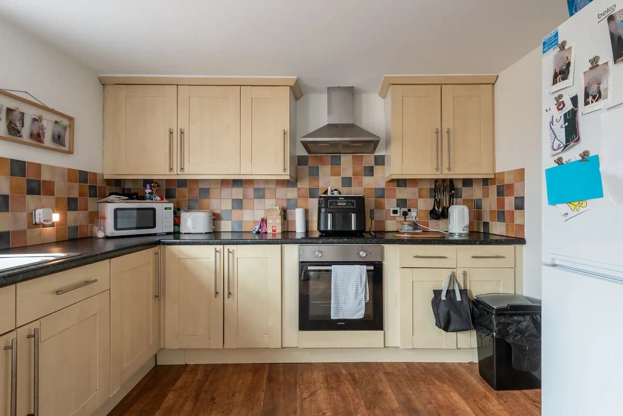 property photo 10 of 30