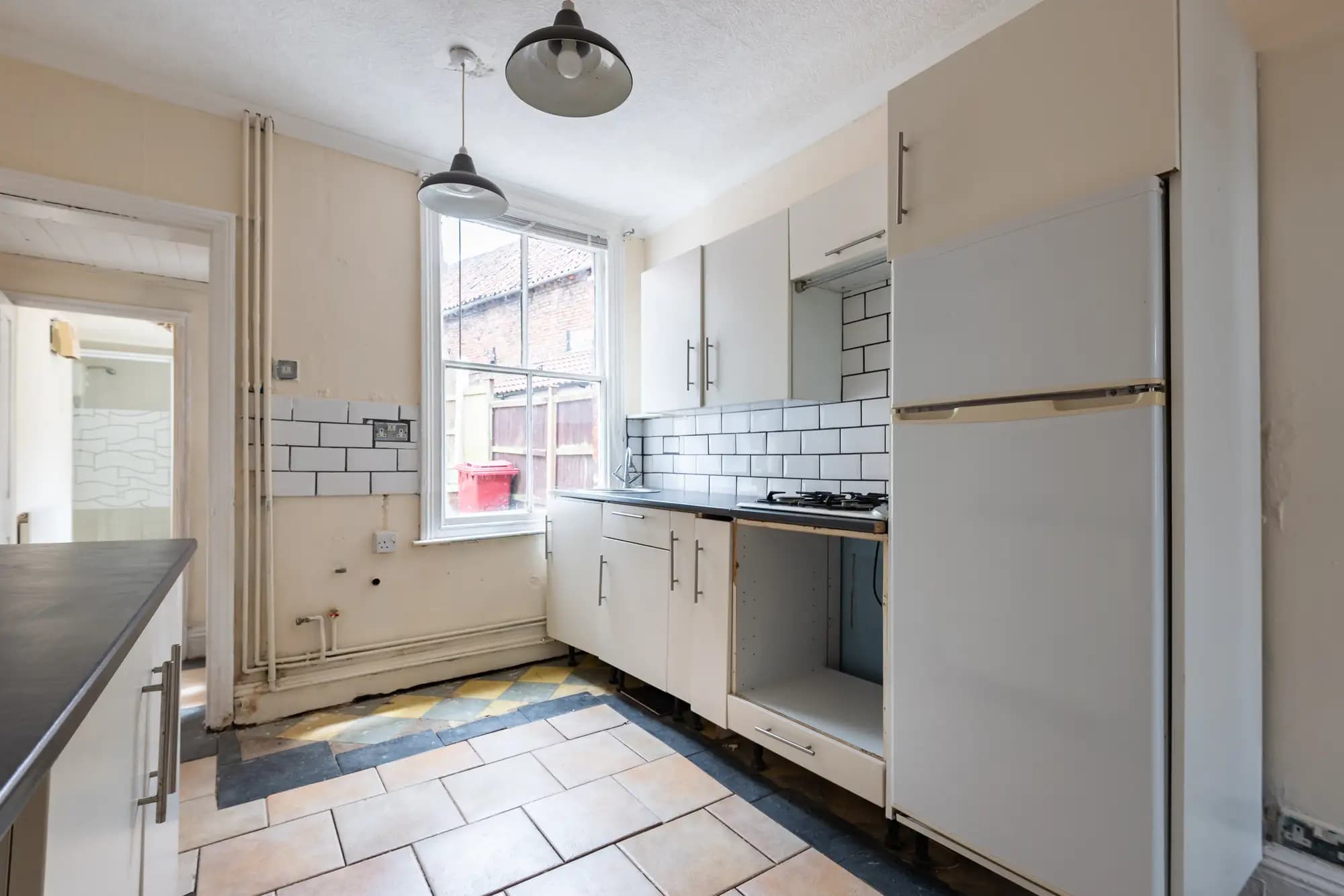 property photo 6 of 17