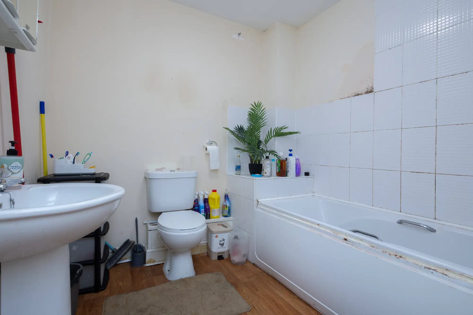 property photo 8 of 10