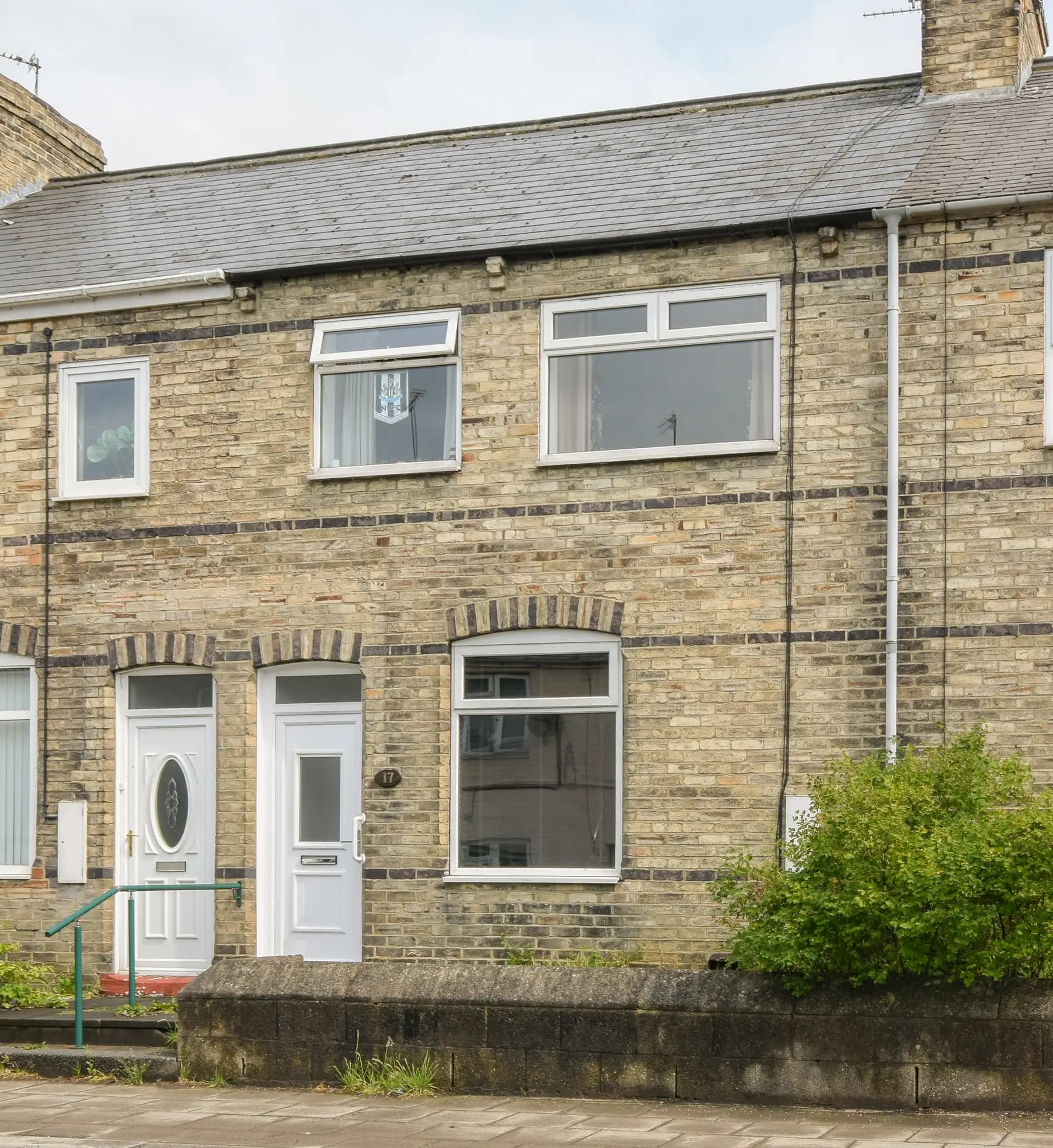 property photo 0 of 18