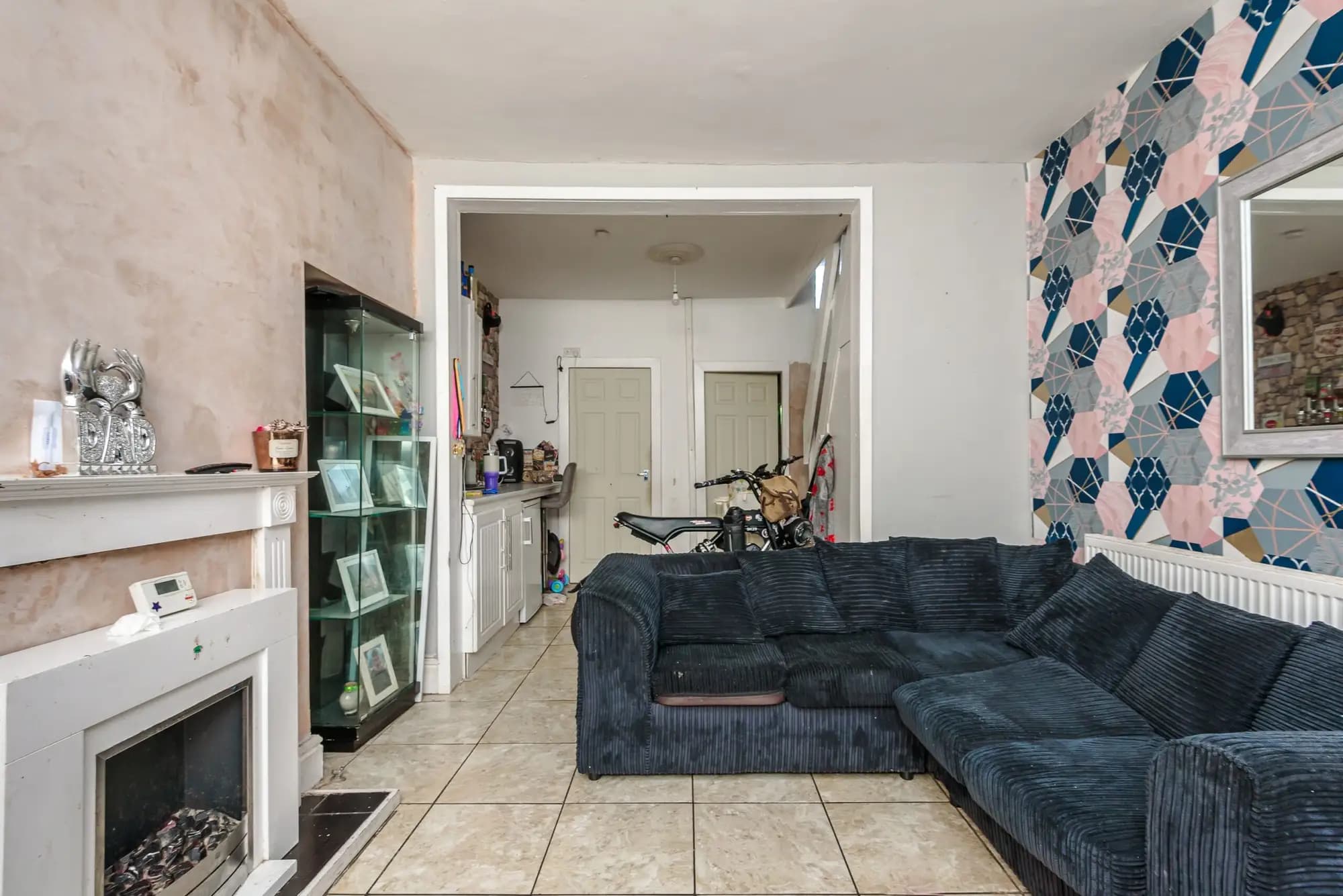 property photo 4 of 14