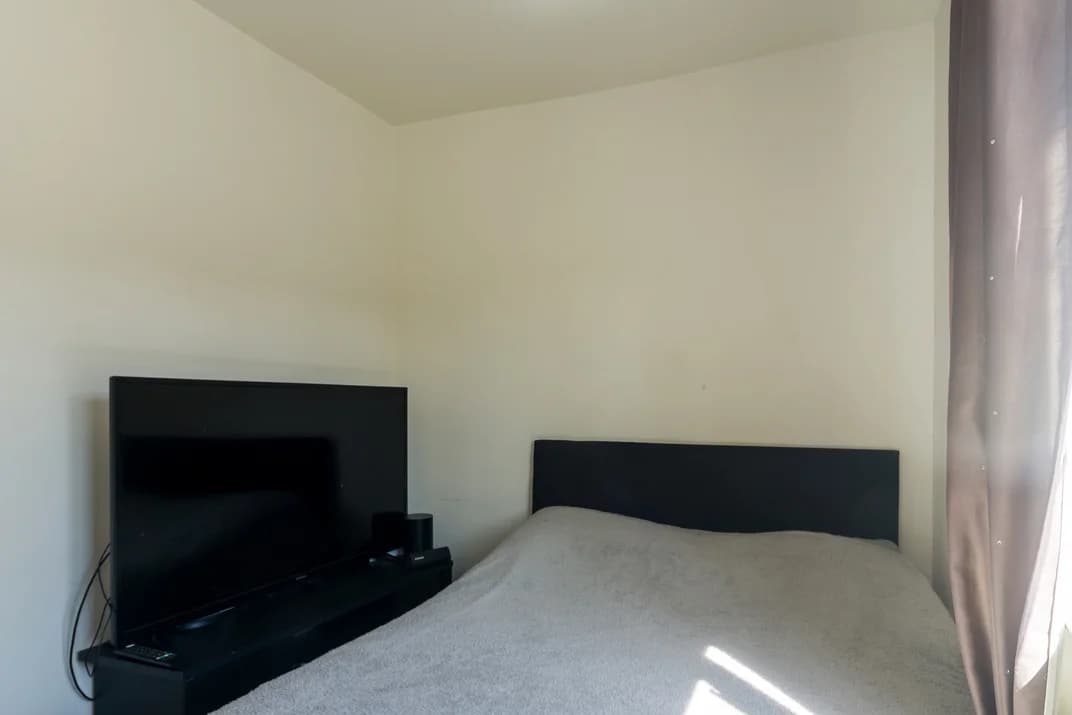 property photo 13 of 18
