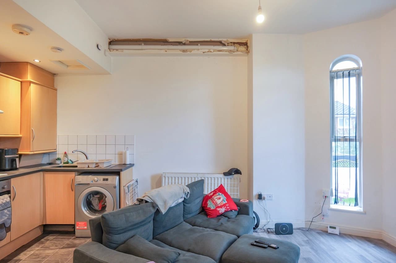 property photo 4 of 16