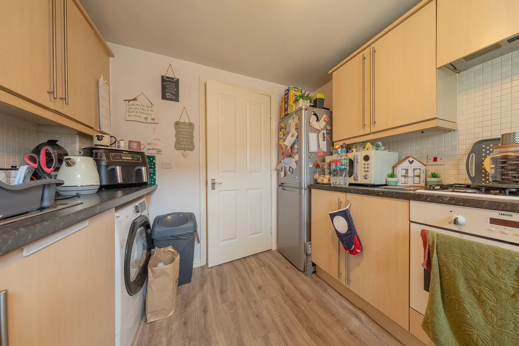 property photo 6 of 14