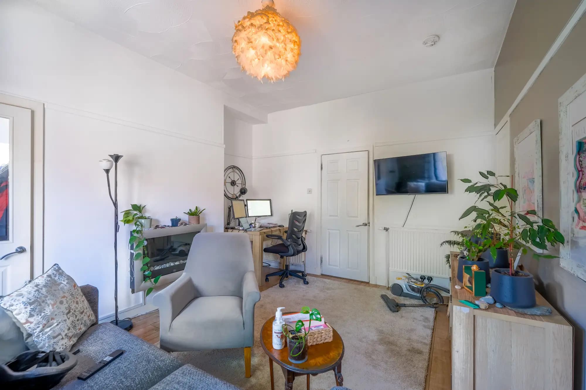 property photo 4 of 18