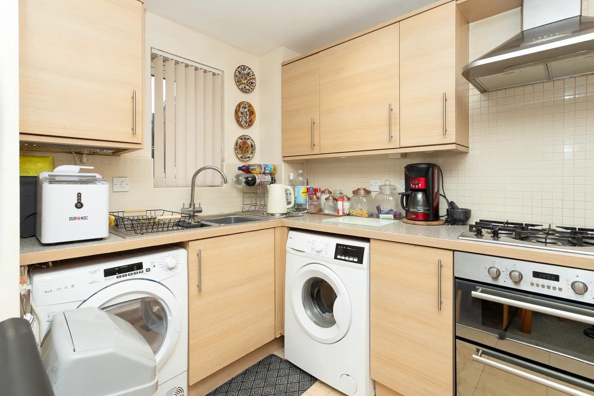 property photo 4 of 17