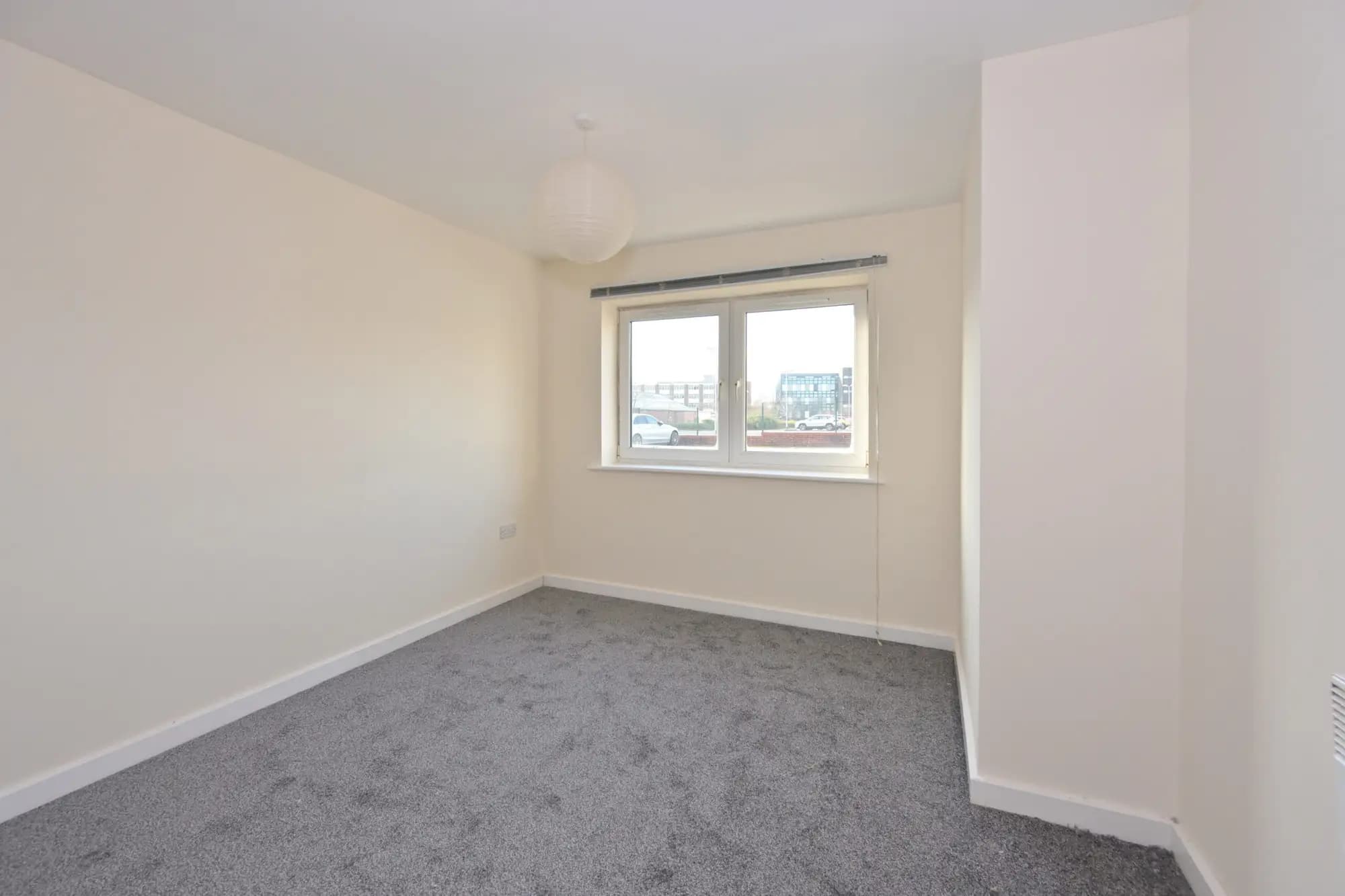 property photo 11 of 17